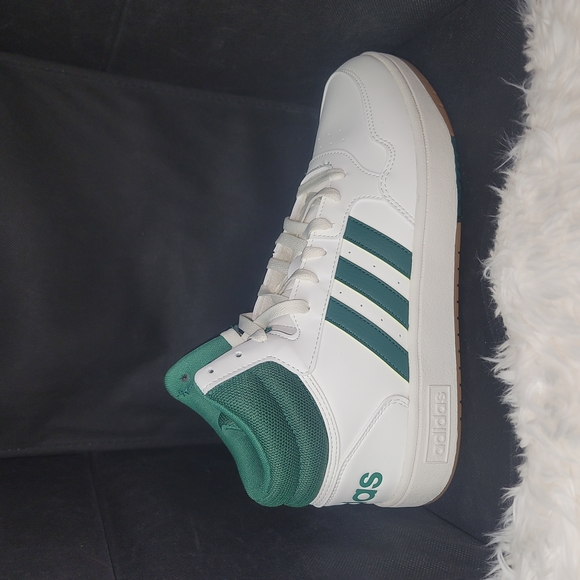 #125 Adidas HOOPS White and Green Sneakers - Picture 1 of 7